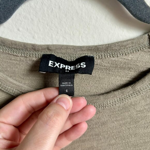 Express Relax Fit T-Shirt Bundle (Pk of 3) I Size S I Pink, Gray, Green - Picture 8 of 11